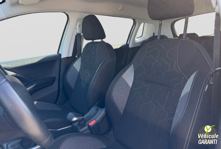 Peugeot 2008 1.2 110 cv Style / Entretien Complet Peugeot 