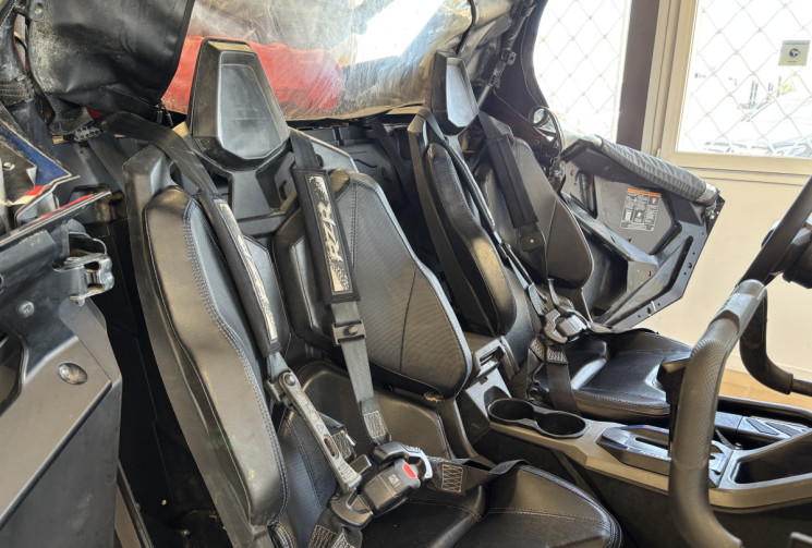POLARIS RZR XP PRO ULTIMATE 1000 TURBO SUREQUIPE  / PARBRISE / TREUIL / PARE BUFFLE AVANT ET ARRIERE