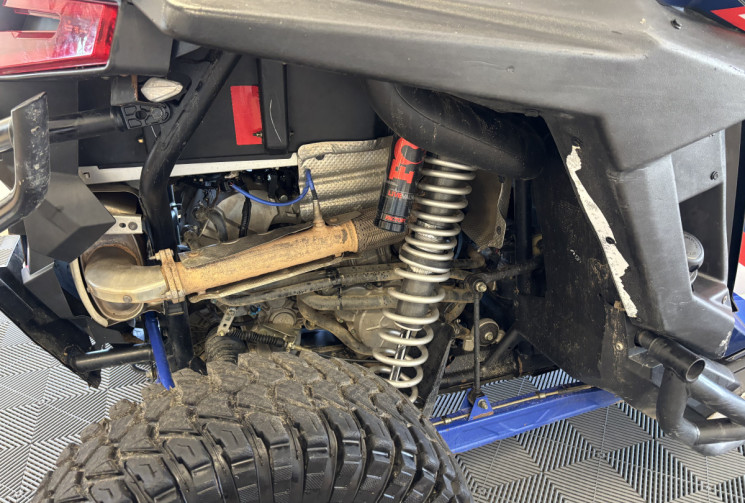POLARIS RZR XP PRO ULTIMATE 1000 TURBO SUREQUIPE  / PARBRISE / TREUIL / PARE BUFFLE AVANT ET ARRIERE