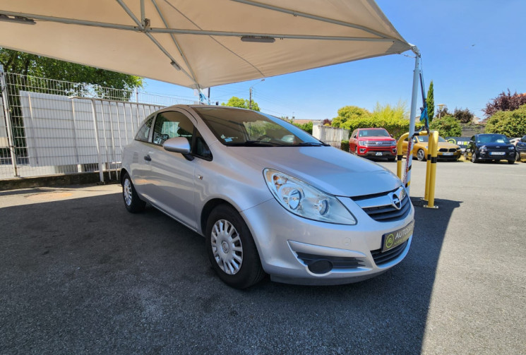 Opel Corsa  1.2 80 COSMO / CHAINE DE DISTRIBUTION / ENTRETIEN A JOUR / 