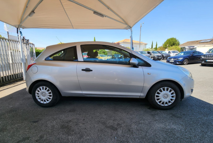 Opel Corsa  1.2 80 COSMO / CHAINE DE DISTRIBUTION / ENTRETIEN A JOUR / 