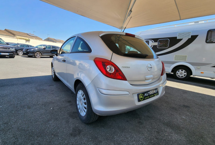 Opel Corsa  1.2 80 COSMO / CHAINE DE DISTRIBUTION / ENTRETIEN A JOUR / 
