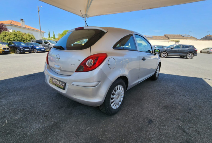 Opel Corsa  1.2 80 COSMO / CHAINE DE DISTRIBUTION / ENTRETIEN A JOUR / 