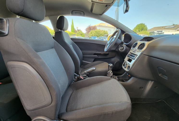 Opel Corsa  1.2 80 COSMO / CHAINE DE DISTRIBUTION / ENTRETIEN A JOUR / 
