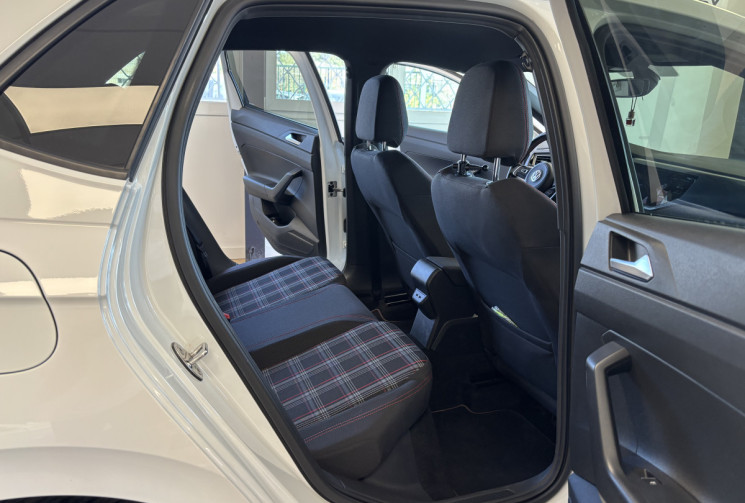 Volkswagen Polo VI GTI 2.0 TFSI DSG6 200 GTI / VIRTUAL COCKPIT / SIEGES CHAUFFANTS / CARPLAY