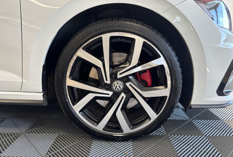 Volkswagen Polo VI GTI 2.0 TFSI DSG6 200 GTI / VIRTUAL COCKPIT / SIEGES CHAUFFANTS / CARPLAY