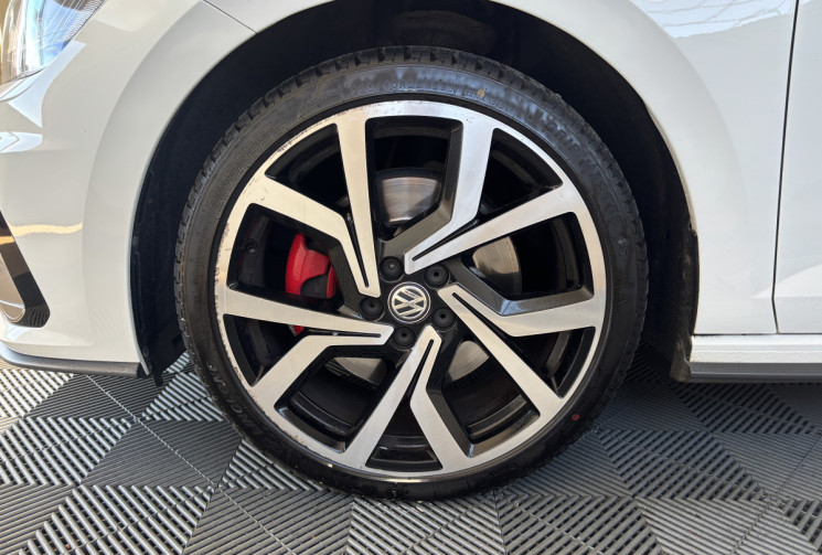 Volkswagen Polo VI GTI 2.0 TFSI DSG6 200 GTI / VIRTUAL COCKPIT / SIEGES CHAUFFANTS / CARPLAY