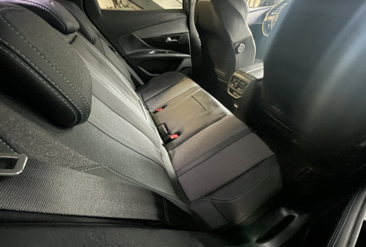 Peugeot 3008  HYBRID RECHARGABLE 225ch Allure Pack e-EAT8 Entretiens Peugeot 