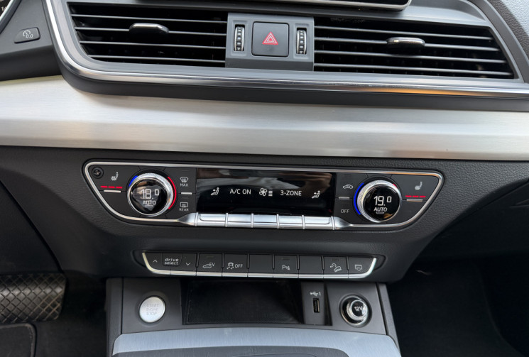 Audi Q5 55 TFSIe 367 S-Tronic S-Line Quattro / Suivi Audi / Suspension Adaptative / Carplay 