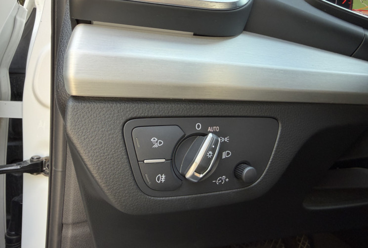 Audi Q5 55 TFSIe 367 S-Tronic S-Line Quattro / Suivi Audi / Suspension Adaptative / Carplay 