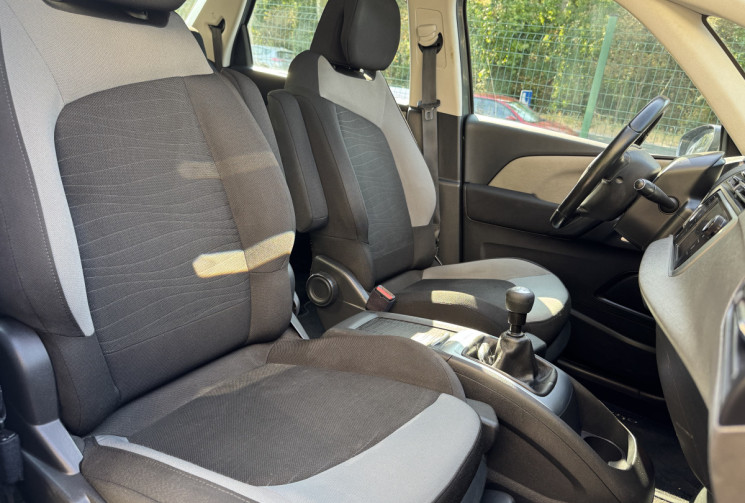 Citroën C4 PICASSO INTENSIVE 1.6 HDi 115 / Attelage / Entretien et Distribution à jour / Garantie 