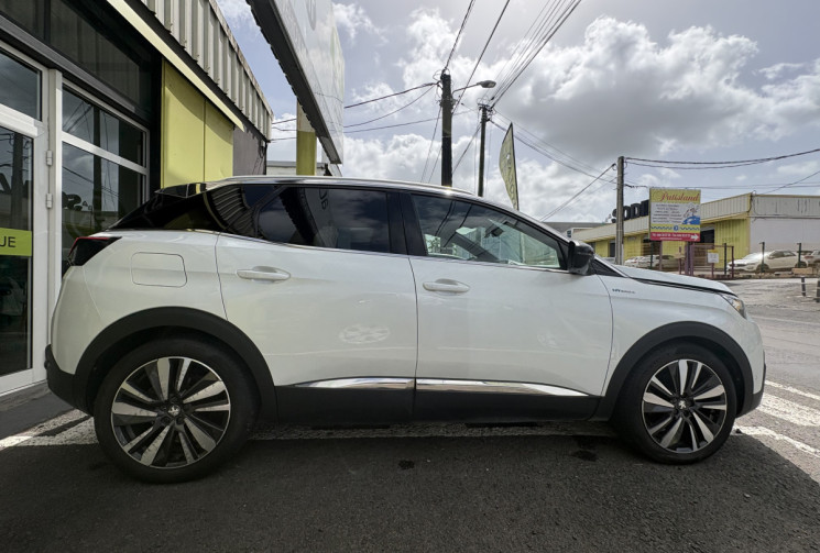Peugeot 3008 II 1.6 THP 16V 300 Hybrid rechargeable EAT8 S&S 200 cv Boîte auto // Première main