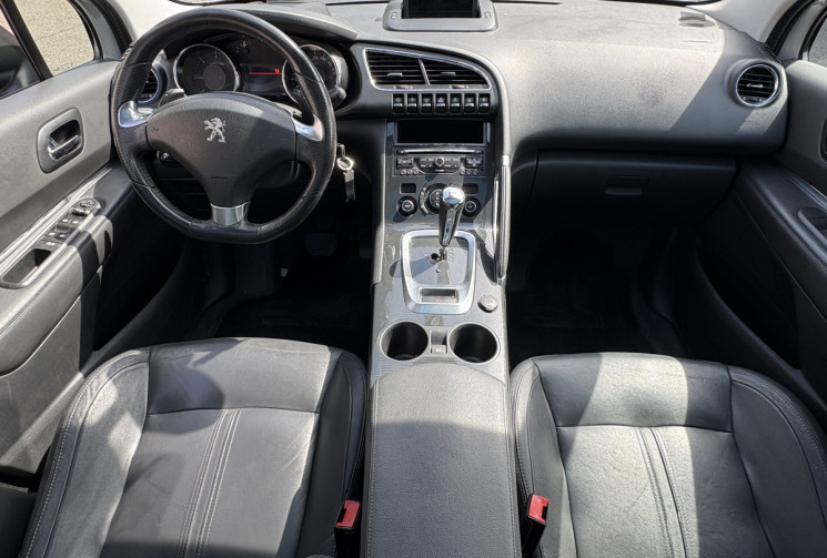 Peugeot 3008 1.6 HDi 115 ch Féline ETG6 / Courroie OK / Toit pano / Siège chauffant