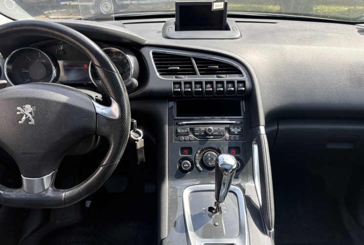 Peugeot 3008 1.6 HDi 115 ch Féline ETG6 / Courroie OK / Toit pano / Siège chauffant