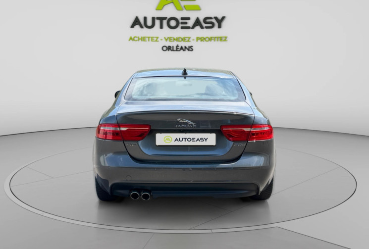 Jaguar XE 2.0 D 180 cv / R Dynamic 