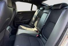 Jaguar XE 2.0 D 180 cv / R Dynamic 