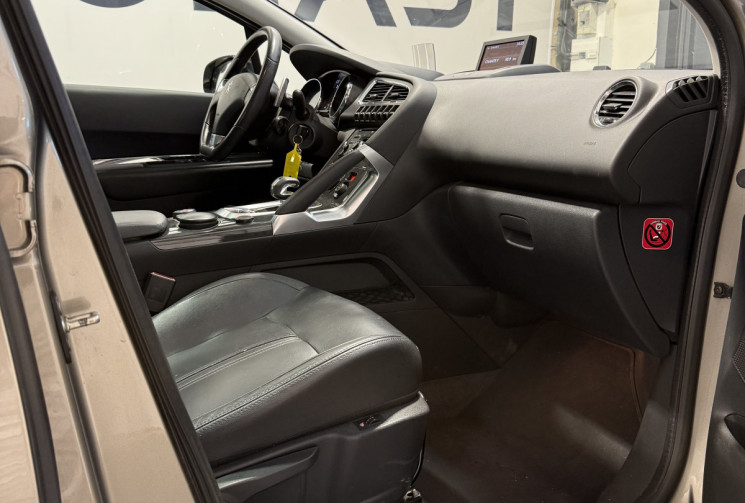 Peugeot 3008 HYBRIDE4 200 2.0 HDI 163 + 37 HY4 4x4 FELINE