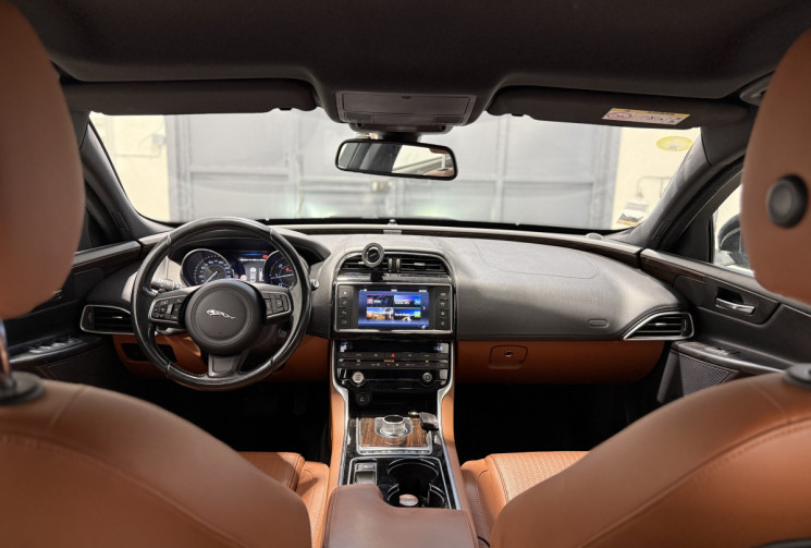 Jaguar XE 2.0 D 180 ch PRESTIGE