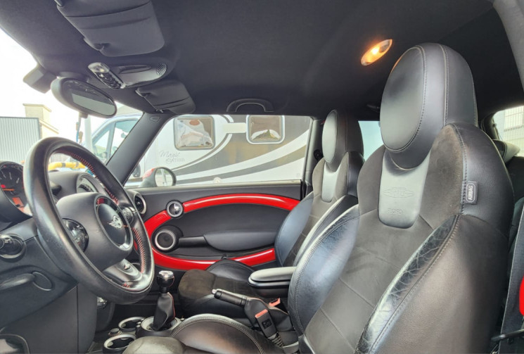 Mini Mini  2 (R56)  JOHN COOPER WORKS 1.6 211CV / GARANTIE 12 MOIS 