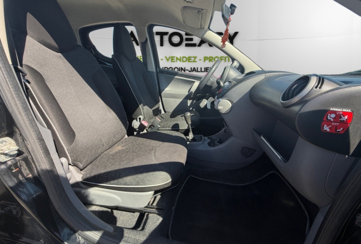 Peugeot 107 1.0 / 68 CH / TRENDY / CLIM