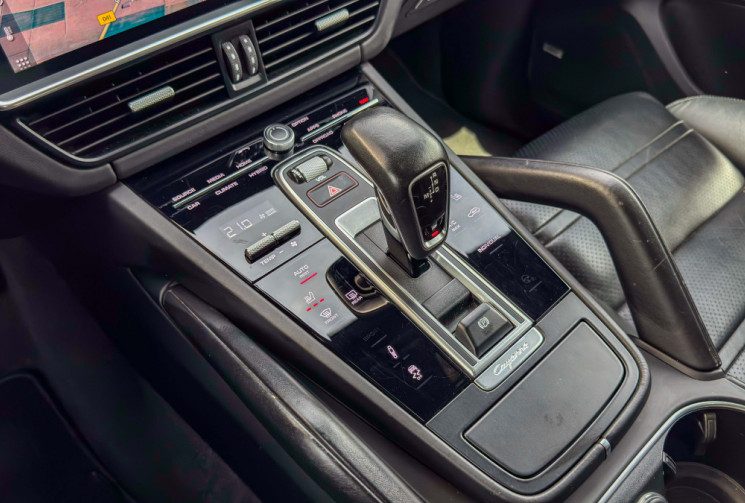 Porsche Cayenne E-Hybrid 3.0 V6 461cv AWD Bose Cuir Toit ouvrant 20