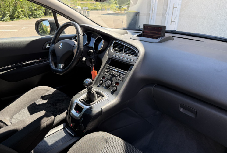 Peugeot 5008 2.0 HDi 150 cv BVM6 7 PLACES