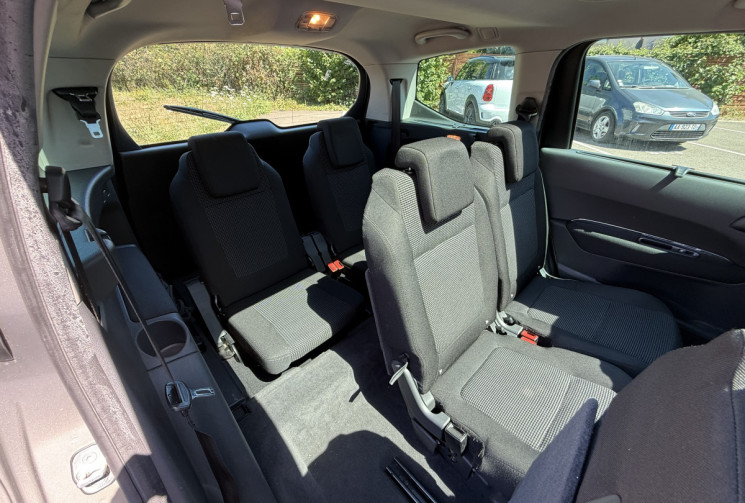 Peugeot 5008 2.0 HDi 150 cv BVM6 7 PLACES