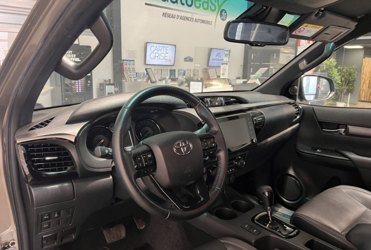 Toyota HILUX X-TRA CABINE 2.8 204 CH D-4D BVA 4WD INVINCIBLE 