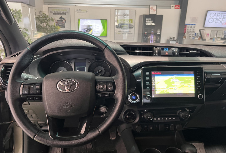 Toyota HILUX X-TRA CABINE 2.8 204 CH D-4D BVA 4WD INVINCIBLE 