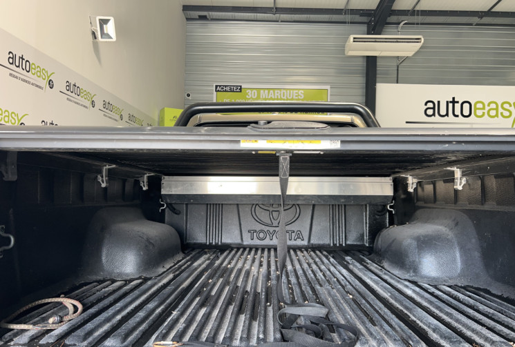 Toyota HILUX X-TRA CABINE 2.8 204 CH D-4D BVA 4WD INVINCIBLE 