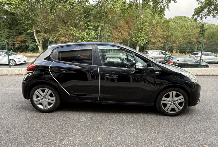 Peugeot 208 1.2 VTI 82 STYLE 5P * FULL HISTORIQUE ENTRETIEN * CT OK * GARANTIE 6 MOIS