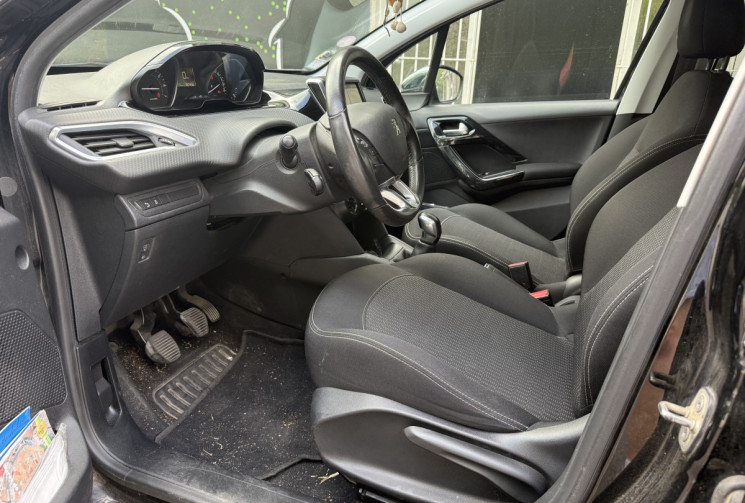 Peugeot 208 1.2 VTI 82 STYLE 5P * FULL HISTORIQUE ENTRETIEN * CT OK * GARANTIE 6 MOIS
