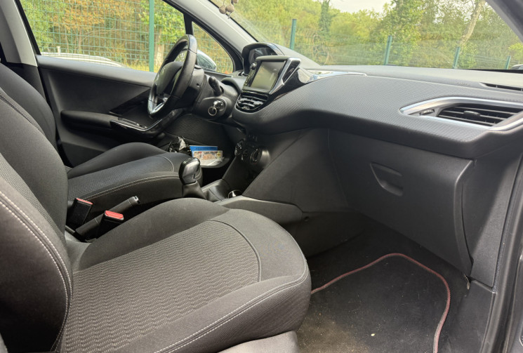 Peugeot 208 1.2 VTI 82 STYLE 5P * FULL HISTORIQUE ENTRETIEN * CT OK * GARANTIE 6 MOIS