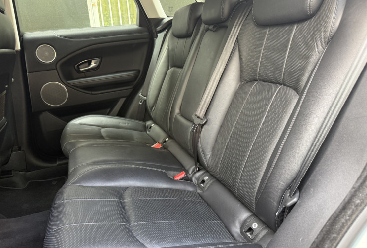 Land-Rover Range Rover Evoque SE Dynamic 2.0 TD4 150 4WD / Toit pano / Camera / Garantie