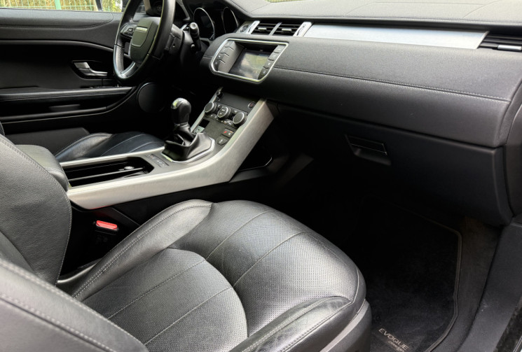 Land-Rover Range Rover Evoque SE Dynamic 2.0 TD4 150 4WD / Toit pano / Camera / Garantie