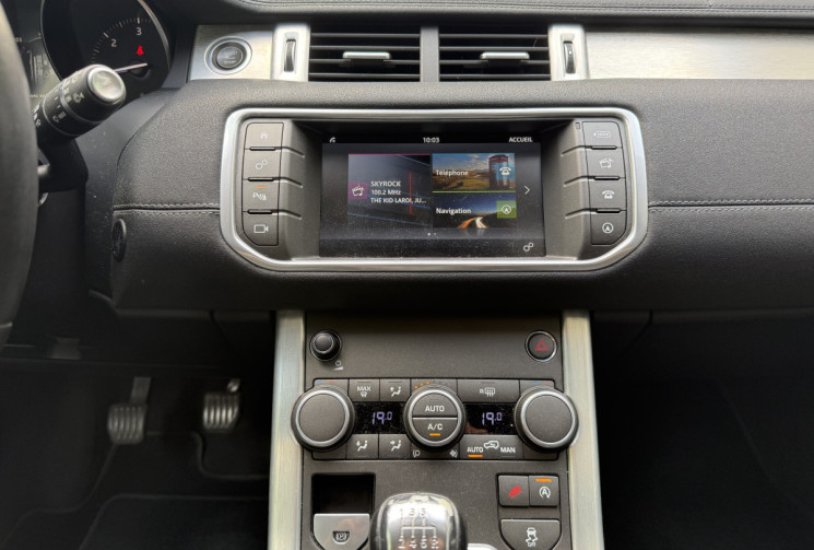 Land-Rover Range Rover Evoque SE Dynamic 2.0 TD4 150 4WD / Toit pano / Camera / Garantie