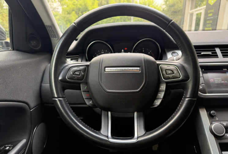 Land-Rover Range Rover Evoque SE Dynamic 2.0 TD4 150 4WD / Toit pano / Camera / Garantie