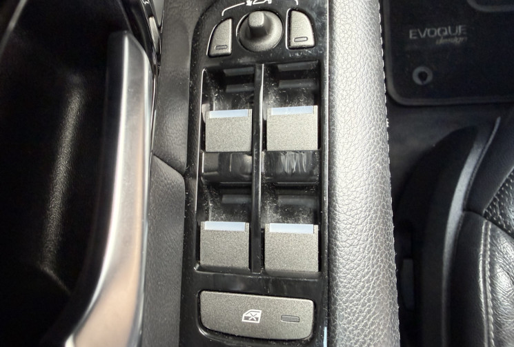 Land-Rover Range Rover Evoque SE Dynamic 2.0 TD4 150 4WD / Toit pano / Camera / Garantie