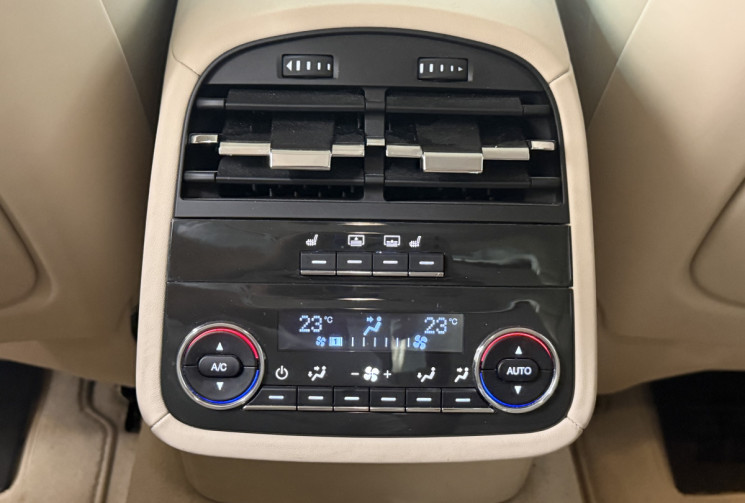 Maserati Quattroporte  3.8 V8 Bi turbo 530 ch GTS Carplay intérieur cuir beige