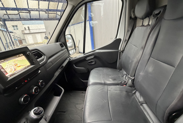 Renault Master PHASE III L2H2 2.3 Blue dCI 135 CONFORT