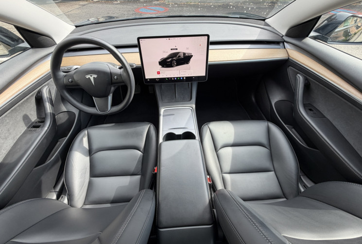 Tesla Model 3 Standard RWD Premium 283 ch ATTELAGE / Première main / TVA