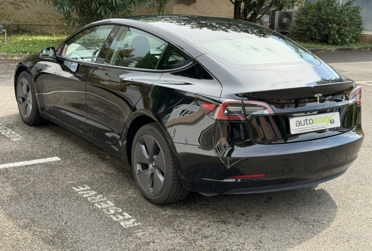 Tesla Model 3 Standard RWD Premium 283 ch ATTELAGE / Première main / TVA