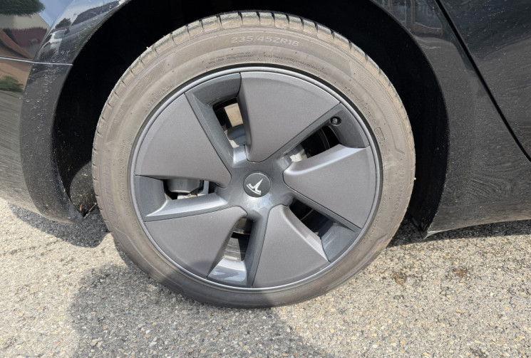 Tesla Model 3 Standard RWD Premium 283 ch ATTELAGE / Première main / TVA