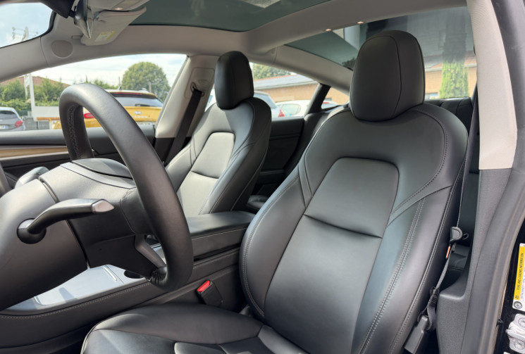 Tesla Model 3 Standard RWD Premium 283 ch ATTELAGE / Première main / TVA