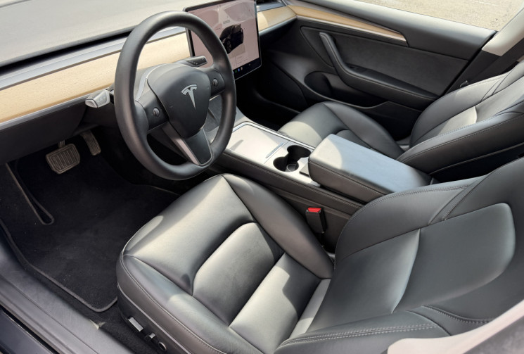 Tesla Model 3 Standard RWD Premium 283 ch ATTELAGE / Première main / TVA