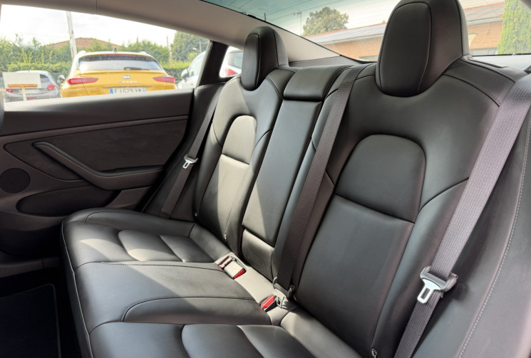 Tesla Model 3 Standard RWD Premium 283 ch ATTELAGE / Première main / TVA