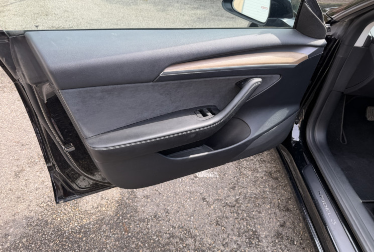 Tesla Model 3 Standard RWD Premium 283 ch ATTELAGE / Première main / TVA