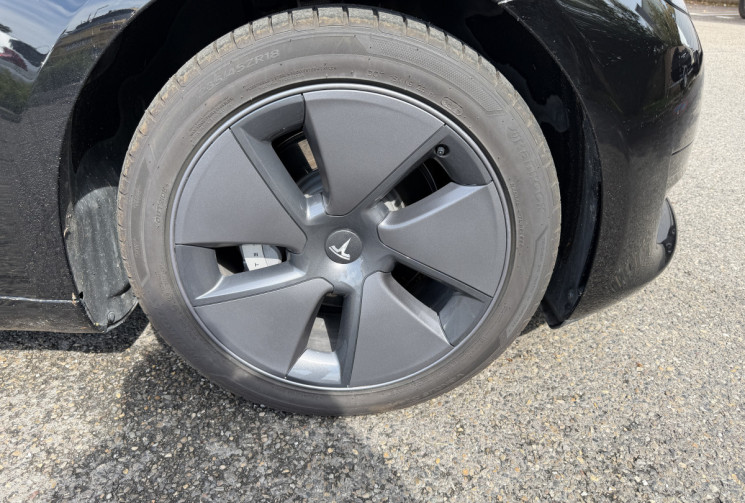 Tesla Model 3 Standard RWD Premium 283 ch ATTELAGE / Première main / TVA