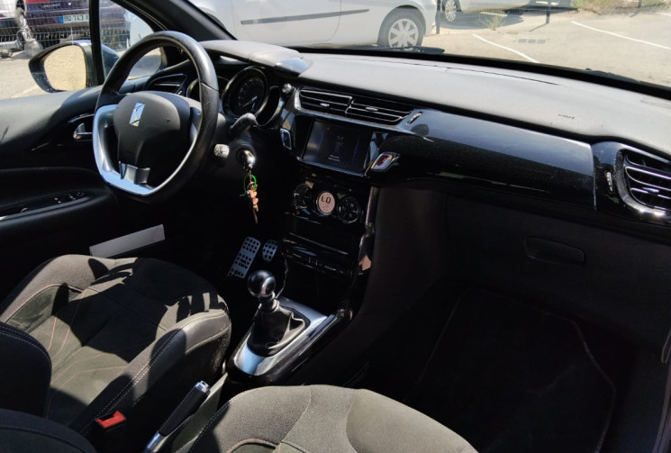 Citroën DS3  THP 165ch PERFORMANCE LINE / GPS COULEUR / BLUETOOH / EXCELLENT ÉTAT / GARANTIE 12 MOIS