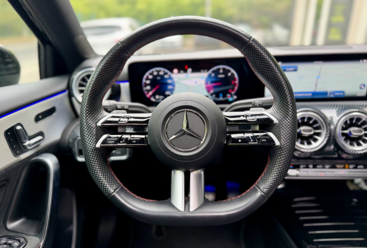 Mercedes Classe A 220 d 190 8G-DCT AMG Line Premium Plus / Toit ouvrant / Carplay / Camera 360 /FULL